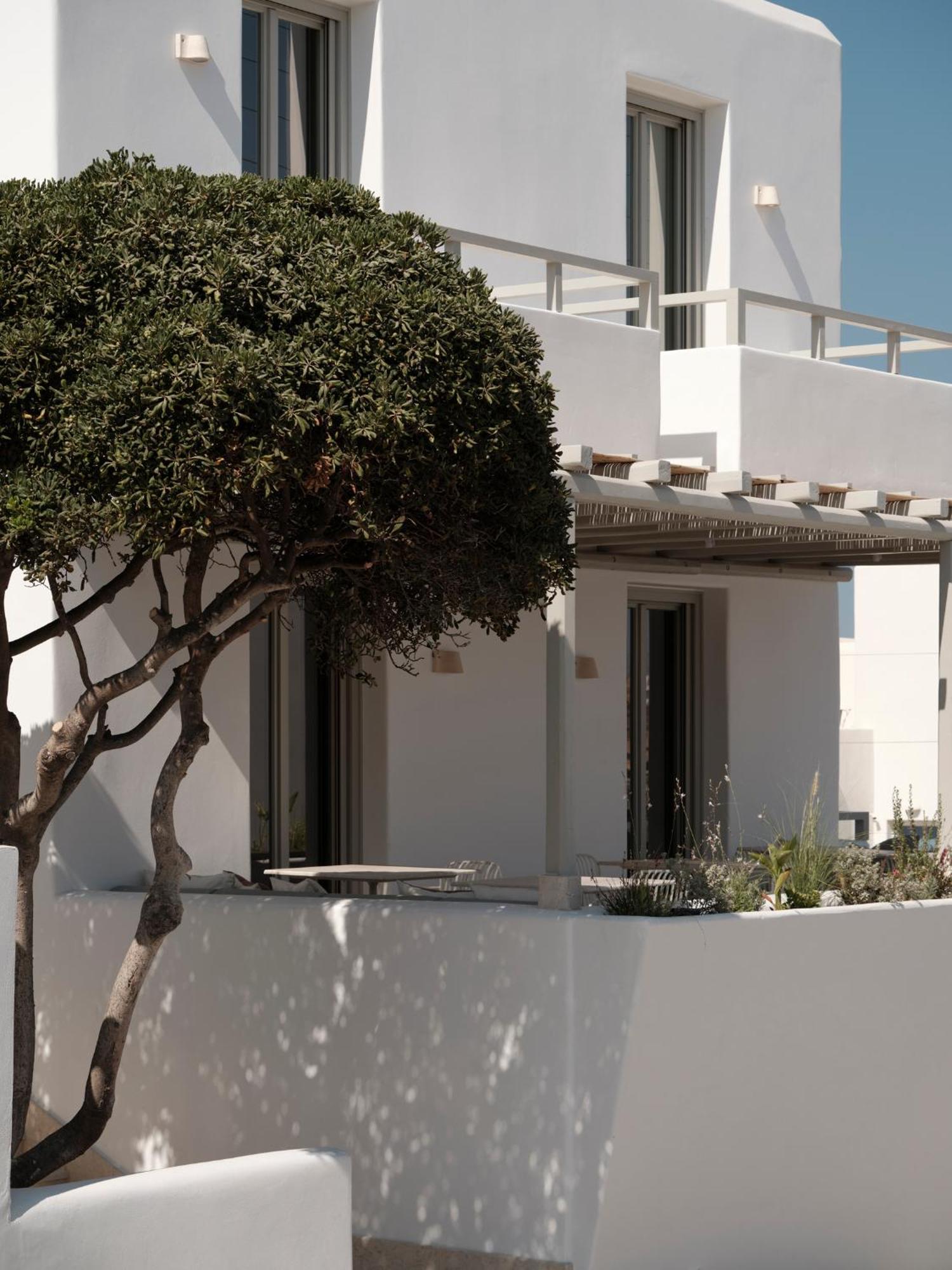 Akria Seaside Suites Naousa  Exterior photo